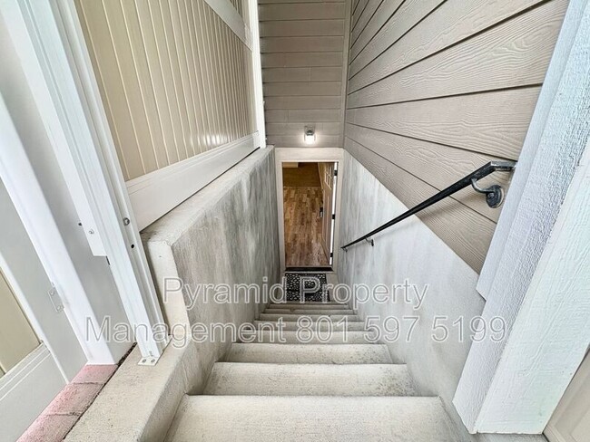 Photo - 3448 Wally Wy