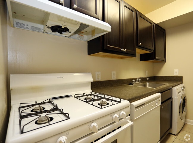 Photo - Hilltop Apartments