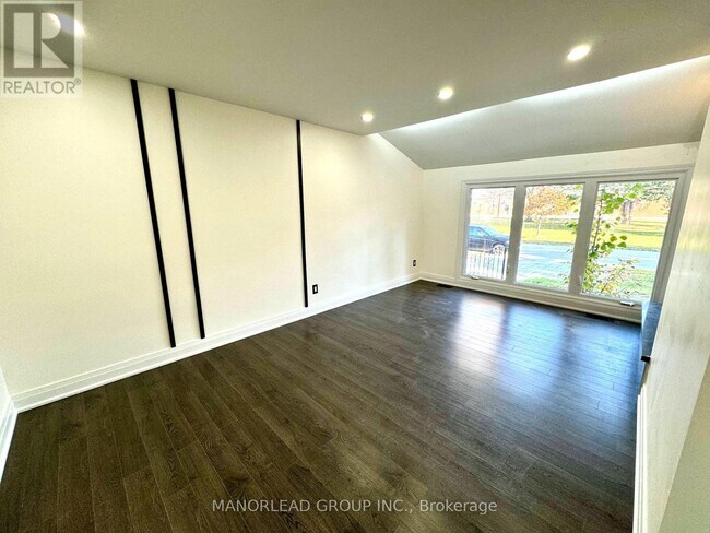 Photo - 2 Ptarmigan Crescent