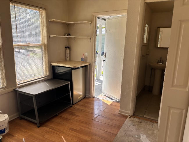 Photo - 141 Fairview Ave Unit 4