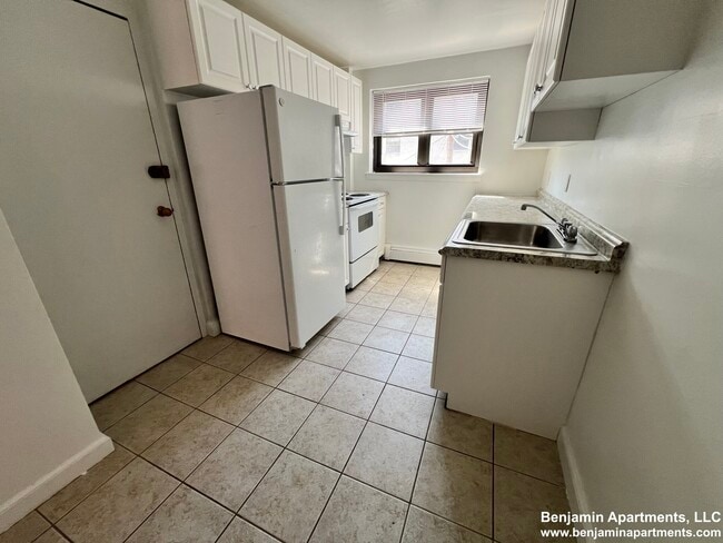 Building Photo - 38 Harvard Ave Unit 3 Rental