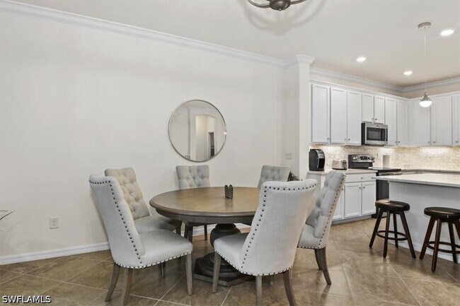 Photo - 9093 Glenforest Dr
