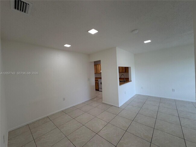 411 NW 100th Pl Unit 201