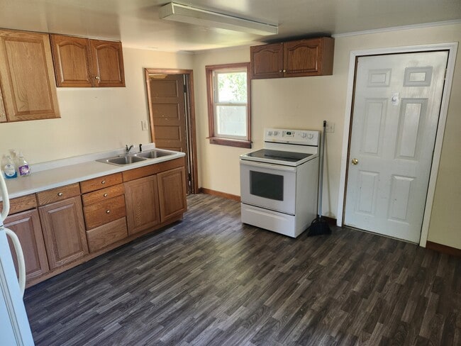 Photo - 434 Dorr St