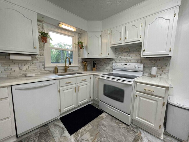 Photo - 2512 E 72nd St