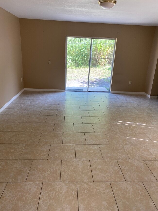 Photo - 4324 Hedge Dr N