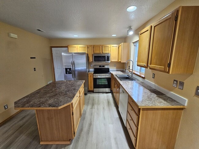 Photo - Meadow Glen Rd. Unit 3204 Meadow Glen Rd.