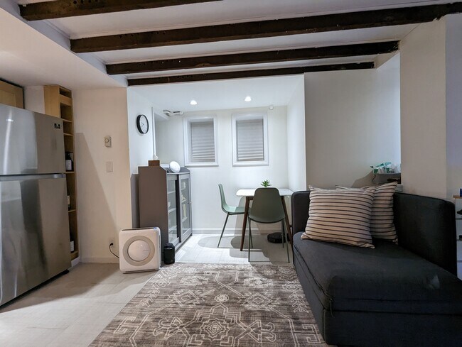 Photo - 79 P St NW Unidad B