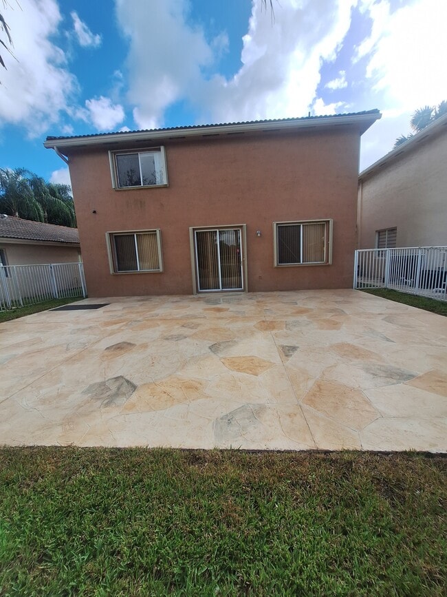 Photo - 4015 Banyan Trails Dr