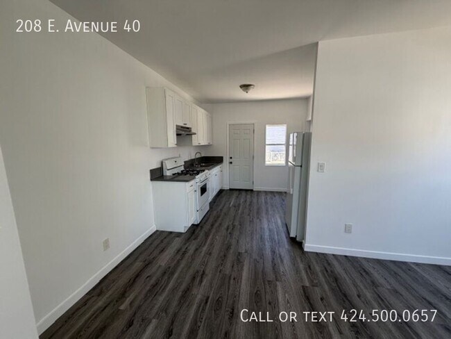 Photo - 208 E Avenue 40