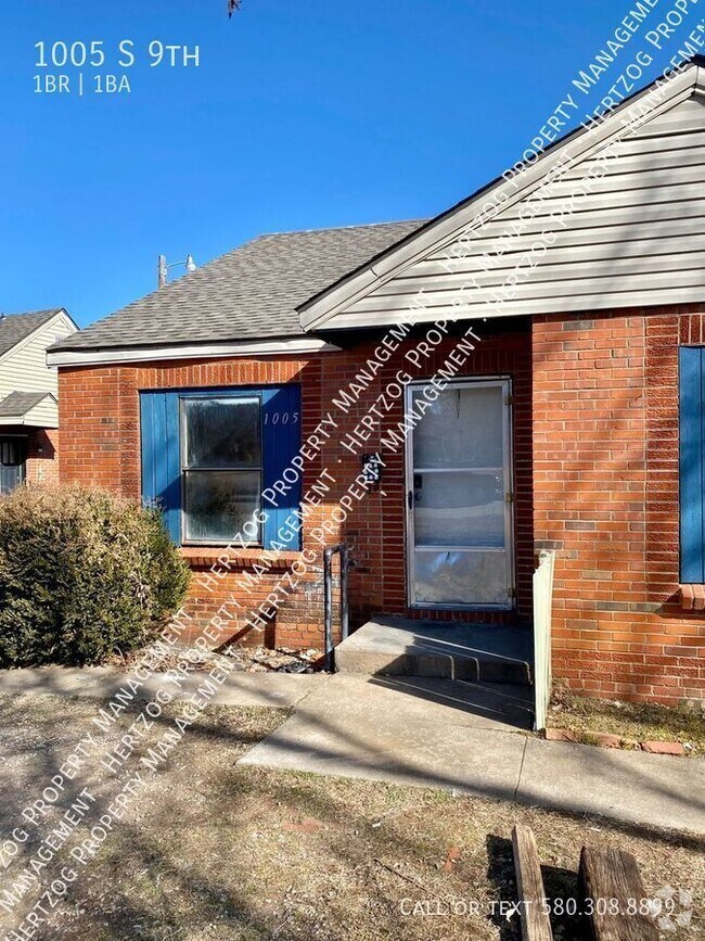 Building Photo - Freshly updated 1 bedroom 1 bathroom duplex! Rental