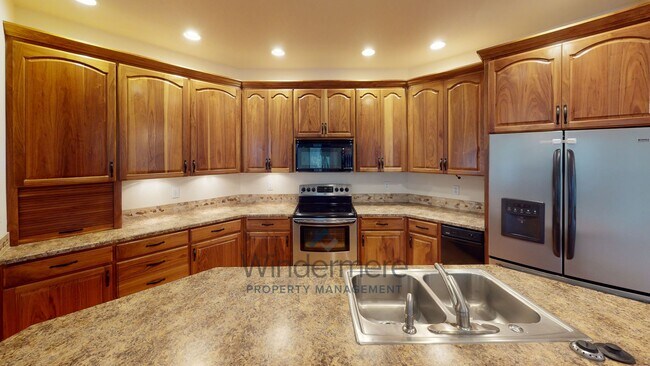 Photo - 136 Costello Pl