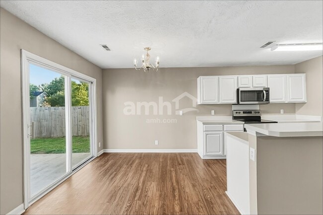 4060 Longfellow Dr