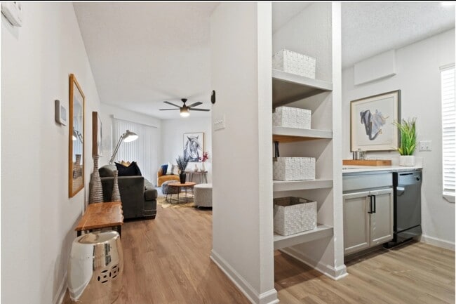 Photo - 12001 Metric Blvd Unidad 401