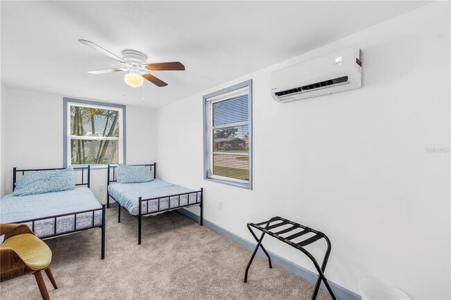 Photo - 450 47th St S