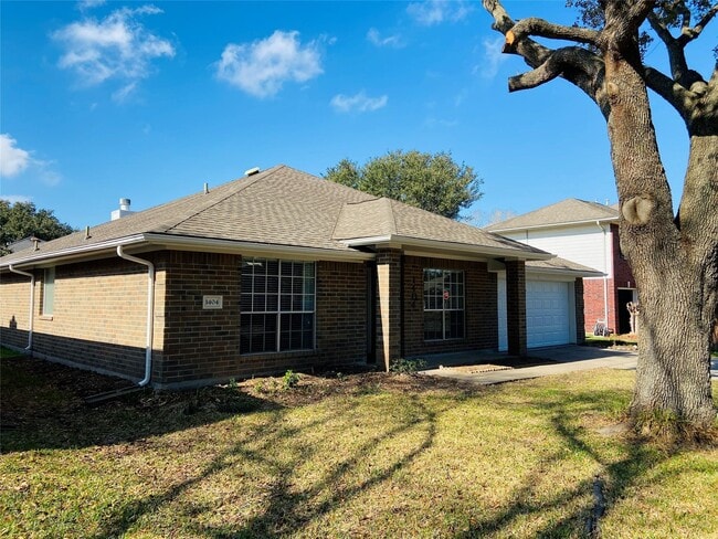 Photo - 1404 Helmsley Dr