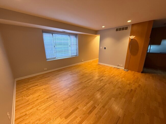 Photo - 744 W Gordon Terrace