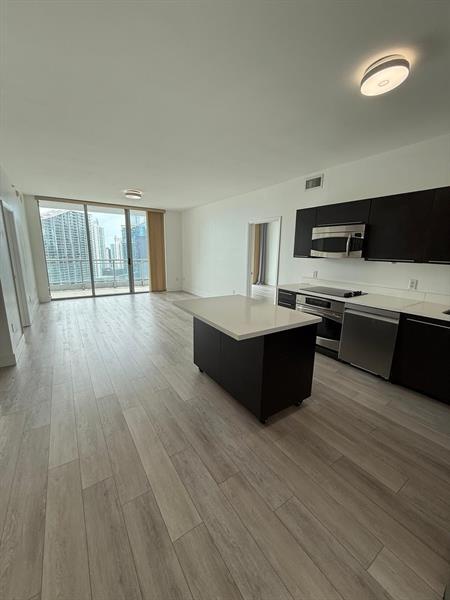 Photo - 90 SW 3rd St Unidad 3912
