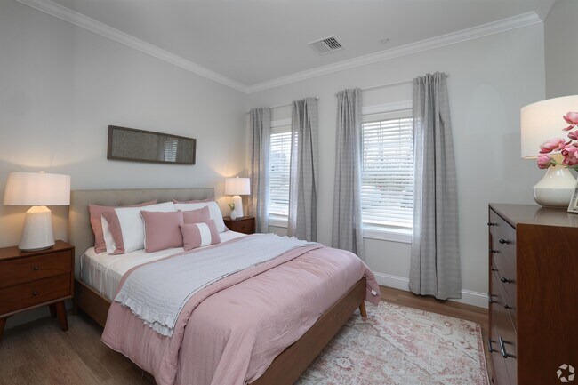 Photo - 74 Rockingham Rd Unit 207