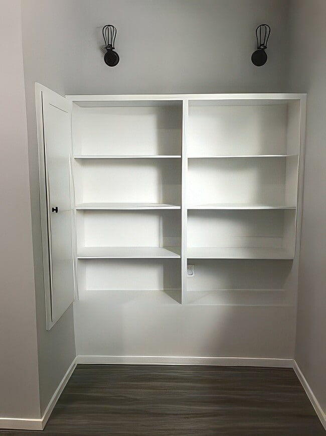 Facing Entry - Office area - 831 NE Holland St Unit B