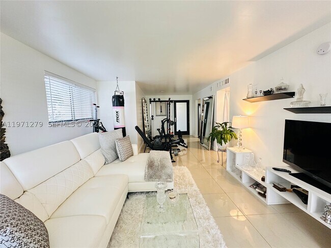 Photo - 301 Golden Isles Dr Unit 114