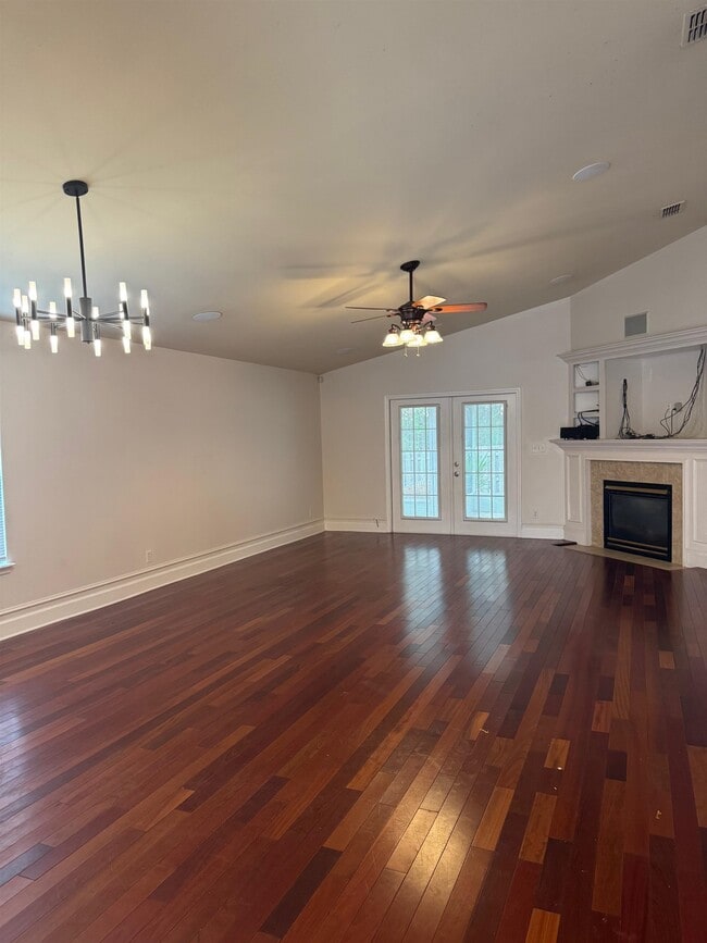Photo - 2186 Heathrow Dr