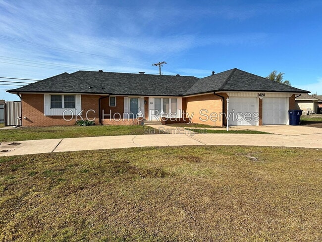Building Photo - 1428 SW 72nd St