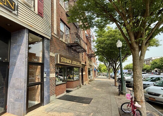 Building Photo - 230 Mamaroneck Ave Unit 5 Rental