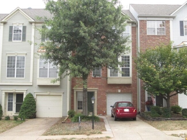 Building Photo - Light Filled 3 Bedroom 3.5 Bath 1 Car Gara... Rental