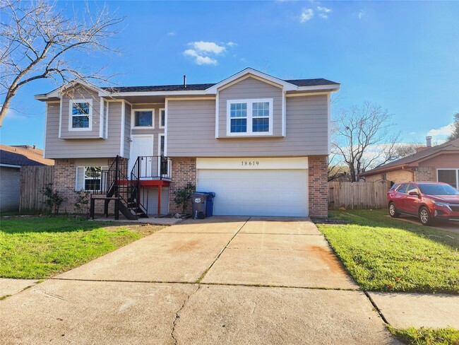 Photo - 18619 Haughland Dr House