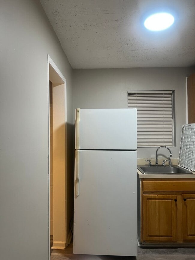 Photo - 1464 W 32nd St Unit 1464 W 32nd St