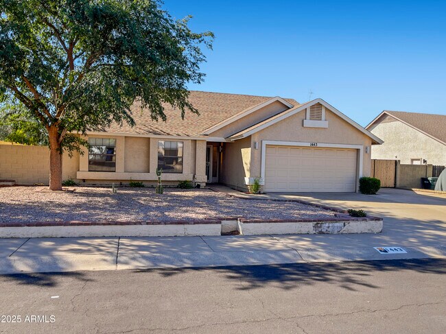 Photo - 1443 E Wickieup Ln