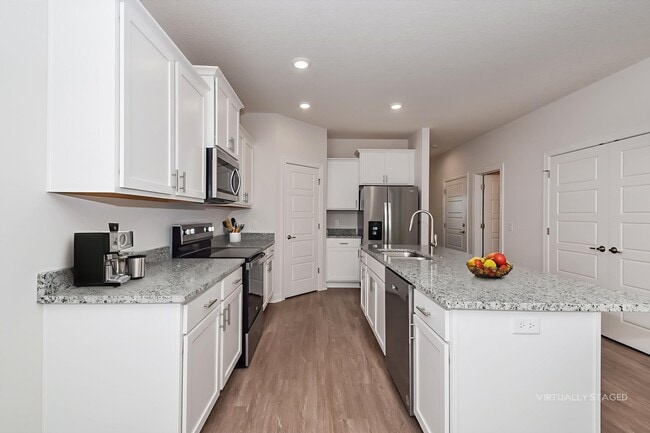 1021 Walker Point Wy