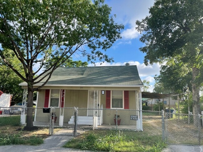 Building Photo - Rental Home Available!