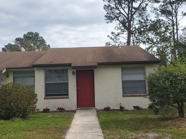 Building Photo - 2/1 Patio Home close to Shopping and Schools
