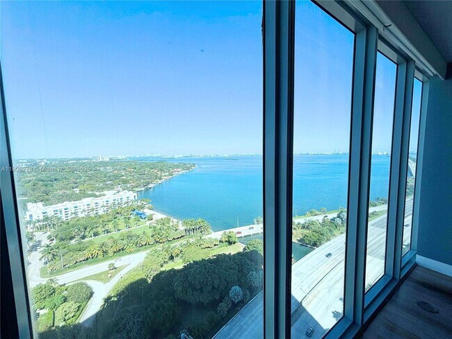 Photo - 601 NE 36th St Unit 2306