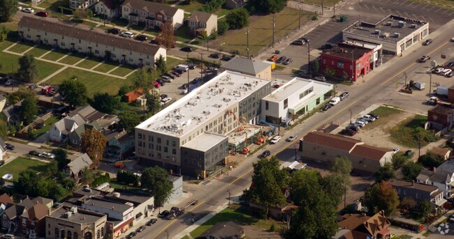 Building Photo - La Joya Gardens Rental