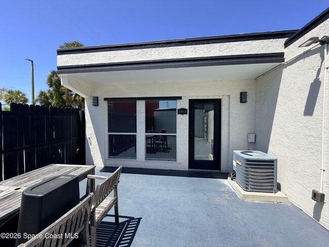 Photo - 1464 Guava Ave