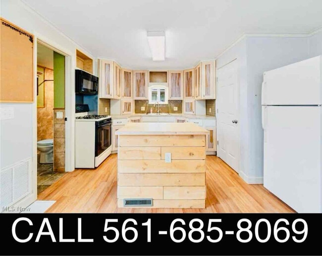 Photo - 1028 Kling St