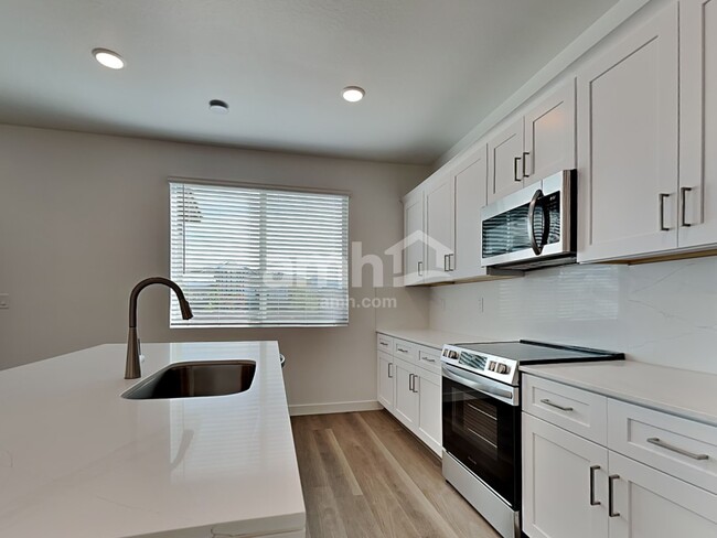 Photo - 9721 W Tamarisk Ave