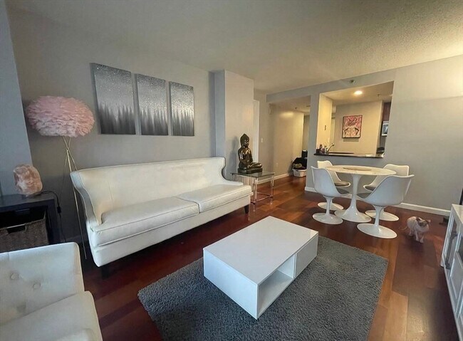 10 Museum Way Unit 528