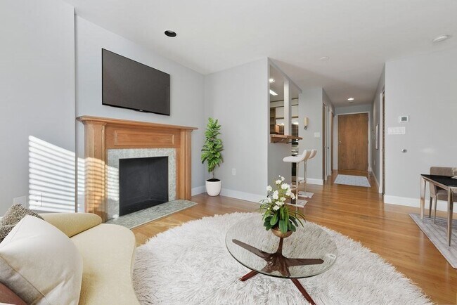 Photo - 87 Gainsborough St Unidad 203