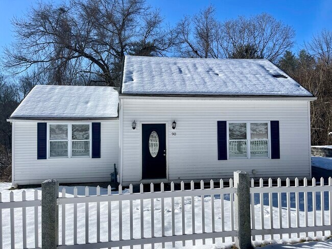 Photo - 90 Tyngsboro Rd House