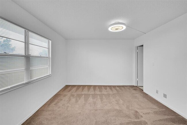 Photo - 3402 Bimini Ln Unidad F3