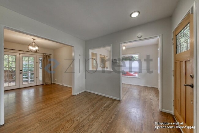 Photo - 5142 Balboa Blvd