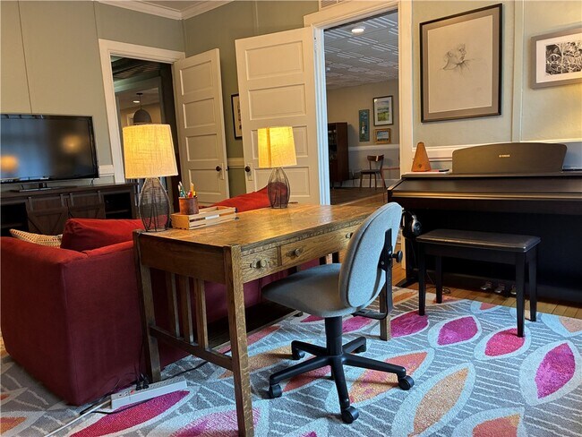 Photo - 136 E State St