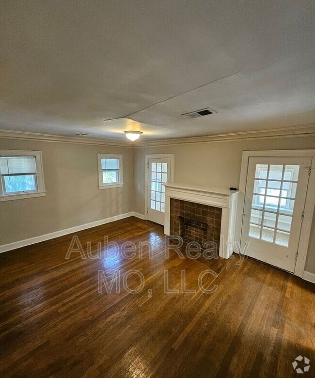 Building Photo - 5400 Harrison St Rental