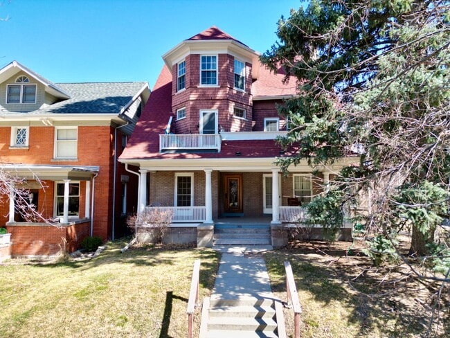 Building Photo - Cozy studio apartment! Unit 6