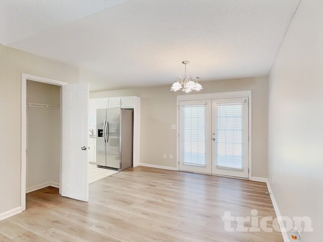 Photo - 3023 Ryan Rd