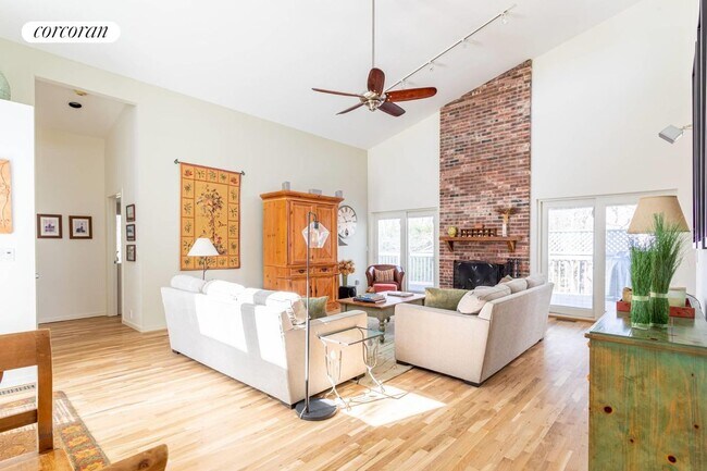 Photo - 118 Sycamore Dr